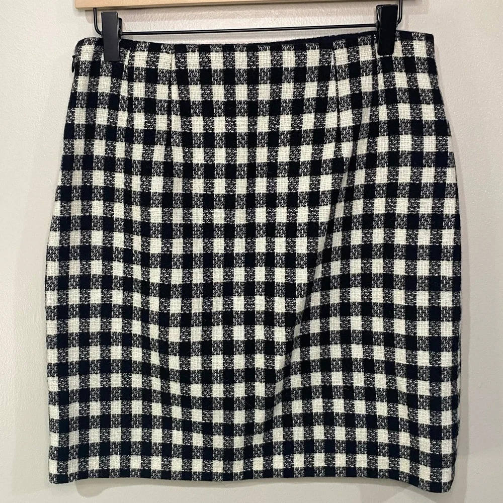 Talbots plaid Wool Blend skirt size 4 petite Buffalo Check Gingham Black & White
